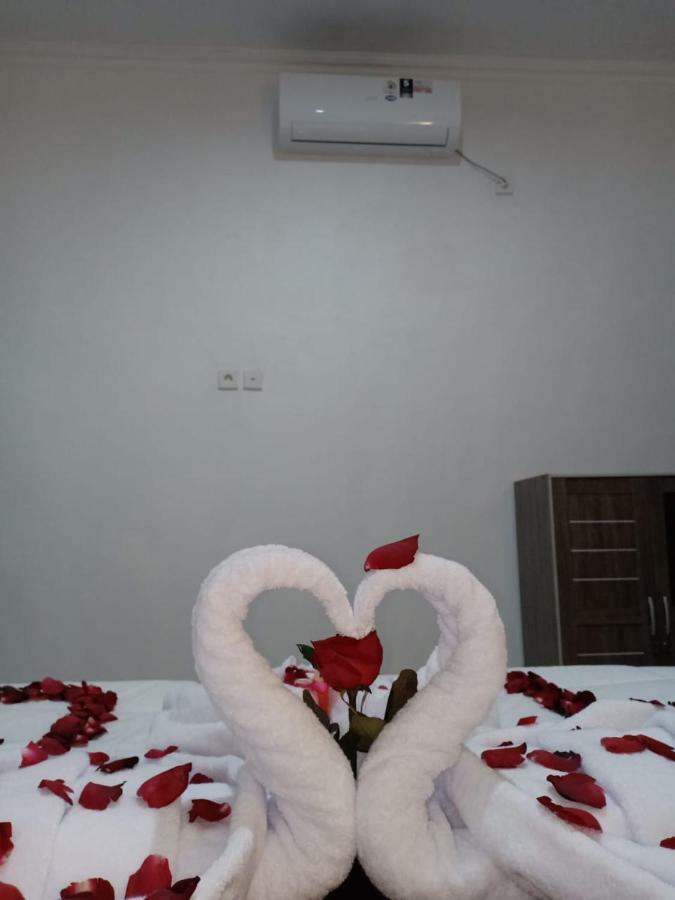 Santhi Guna Bungalow Toyapakeh Esterno foto