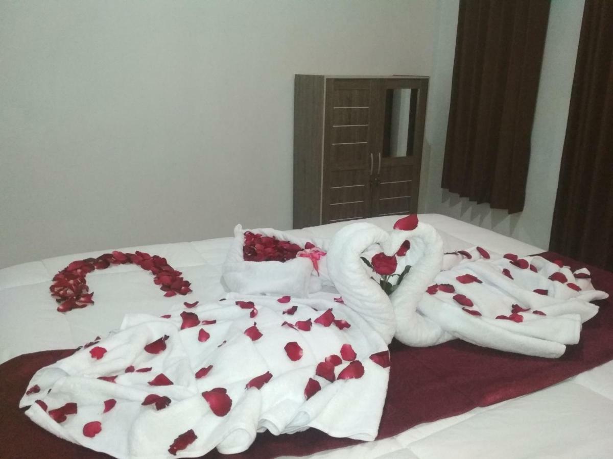 Santhi Guna Bungalow Toyapakeh Esterno foto