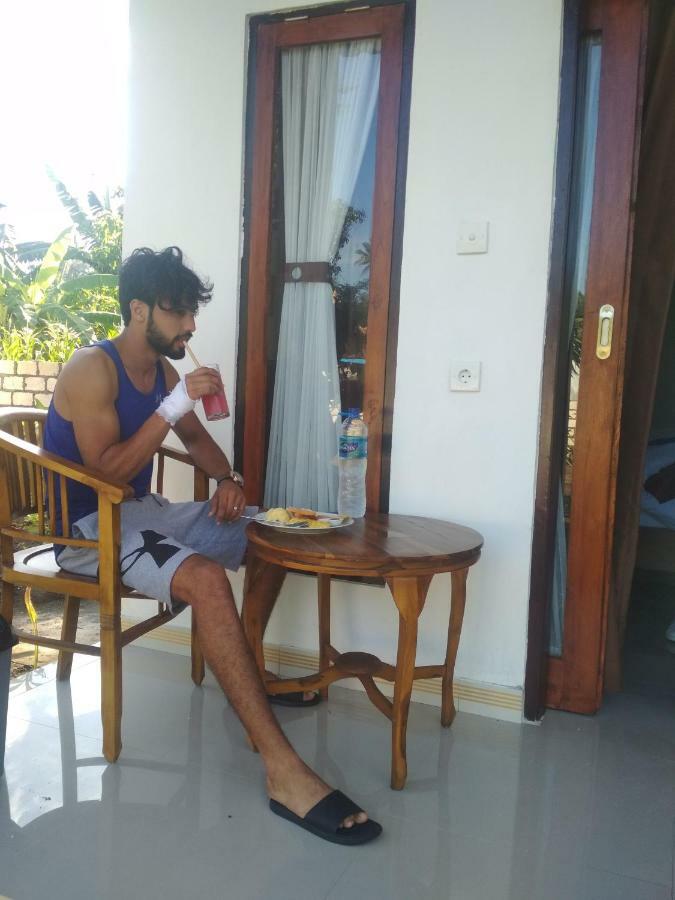 Santhi Guna Bungalow Toyapakeh Esterno foto