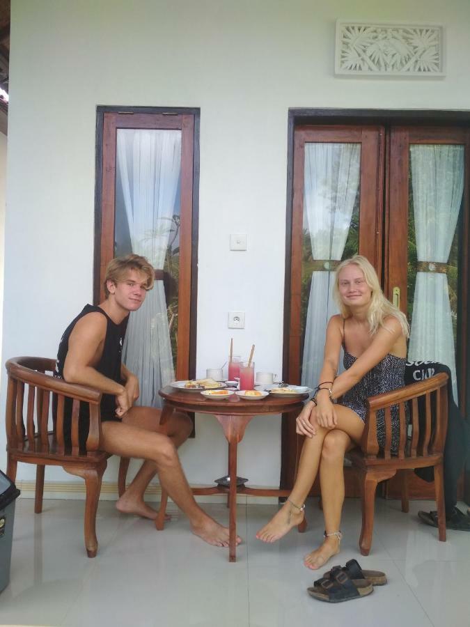 Santhi Guna Bungalow Toyapakeh Esterno foto