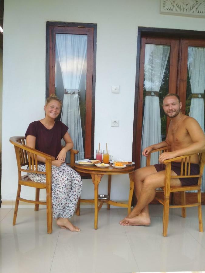 Santhi Guna Bungalow Toyapakeh Esterno foto
